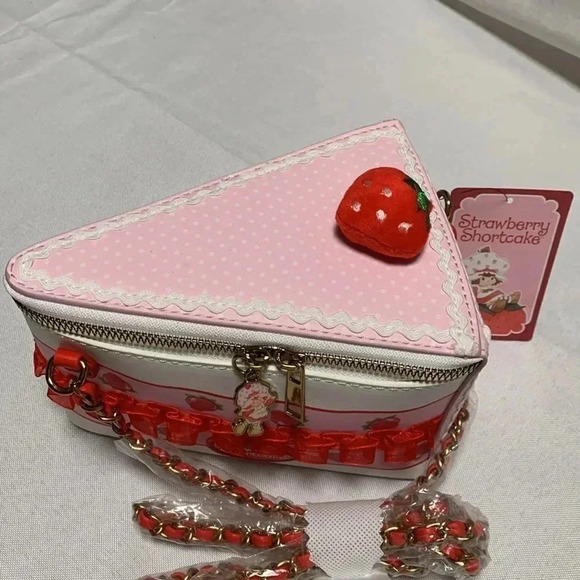 COPY - STRAWBERRY🍓SHORTCAKE Cake Slice Purse,Crossbody. NWT. - Picture 2 of 6